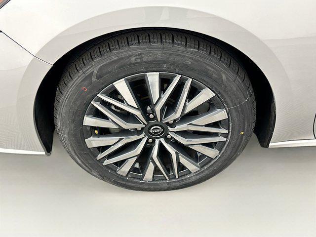 used 2023 Nissan Altima car, priced at $19,697