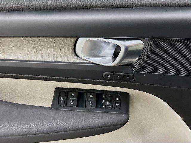 used 2023 Volvo XC40 car, priced at $28,797