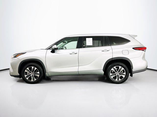 used 2022 Toyota Highlander car, priced at $34,189