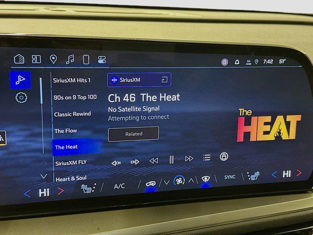 used 2025 Chevrolet Traverse car, priced at $35,996