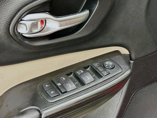 used 2015 Jeep Cherokee car, priced at $12,499