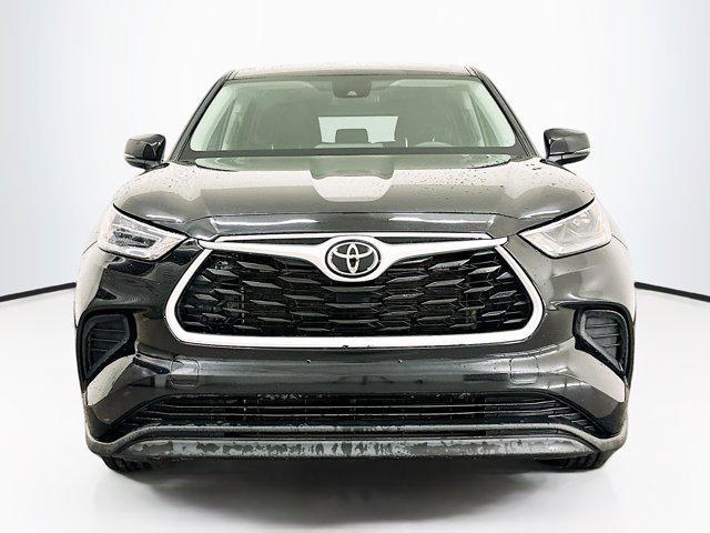 used 2023 Toyota Highlander car, priced at $32,389