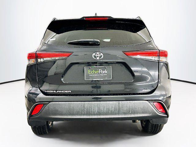 used 2023 Toyota Highlander car, priced at $32,389