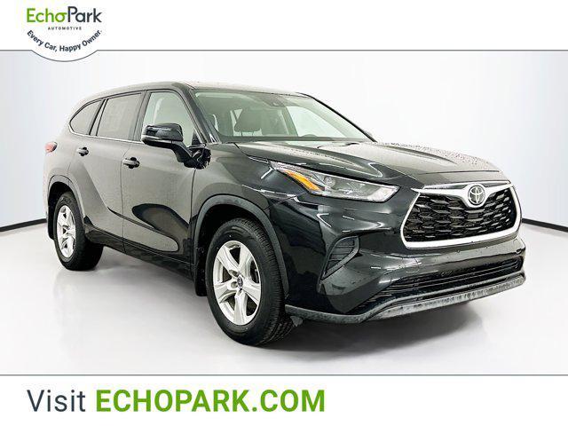 used 2023 Toyota Highlander car, priced at $32,389