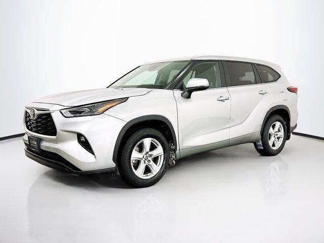 used 2024 Toyota Highlander car, priced at $35,589