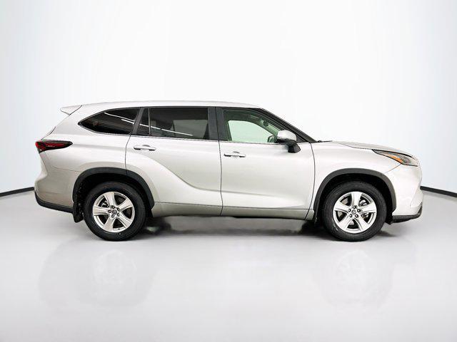 used 2024 Toyota Highlander car, priced at $35,589