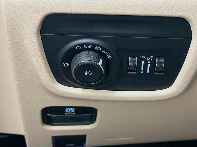used 2023 Jeep Grand Cherokee car, priced at $34,297