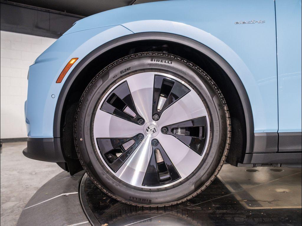 new 2025 Porsche Macan car, priced at $85,335