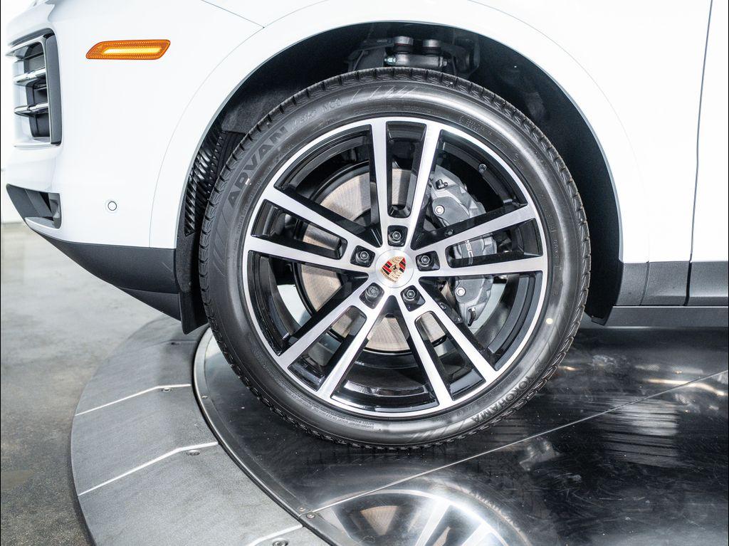 new 2025 Porsche Cayenne car, priced at $105,065