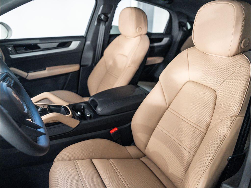 new 2025 Porsche Cayenne car, priced at $105,065