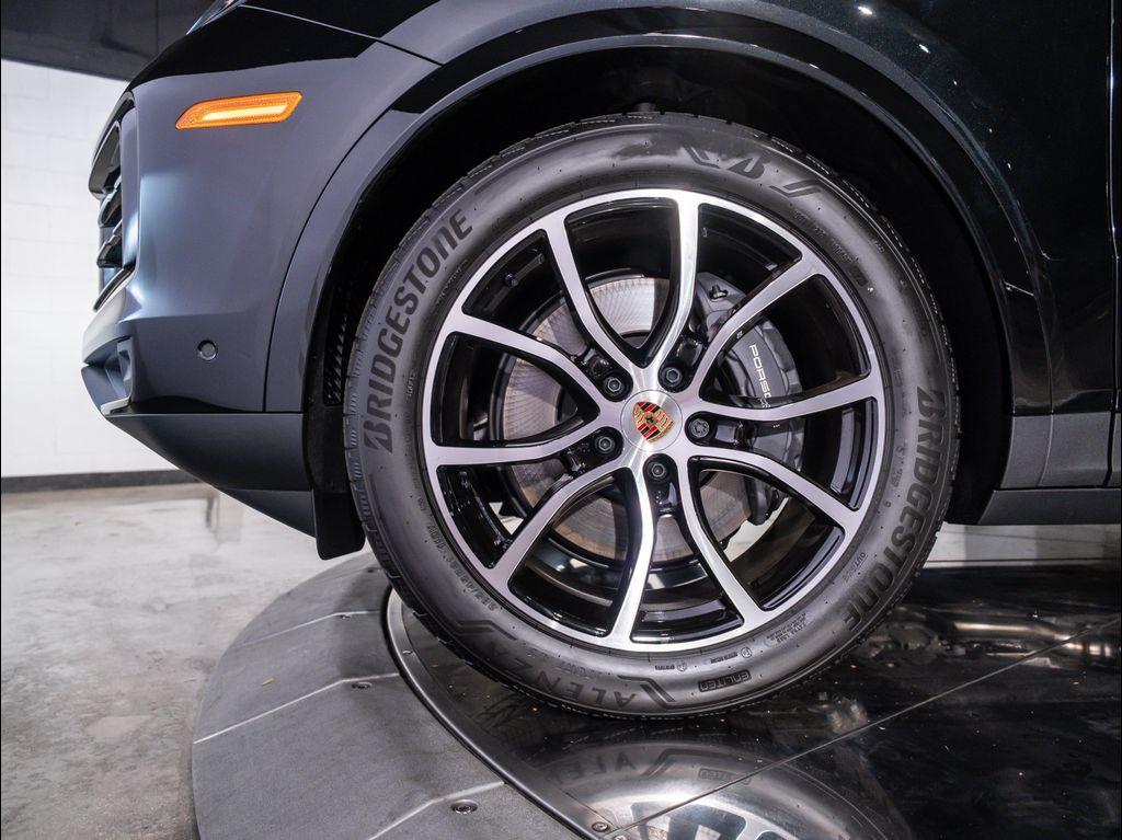 new 2025 Porsche Cayenne car, priced at $109,405