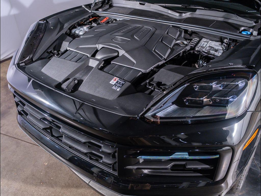 new 2025 Porsche Cayenne car, priced at $109,405
