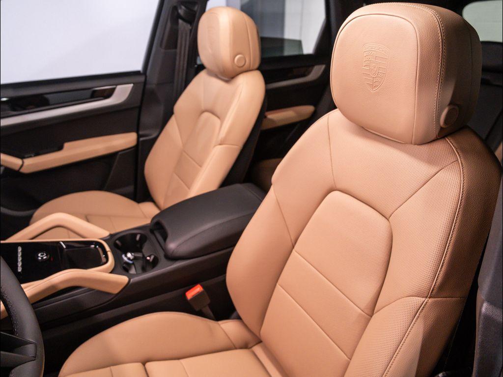 new 2025 Porsche Cayenne car, priced at $109,405