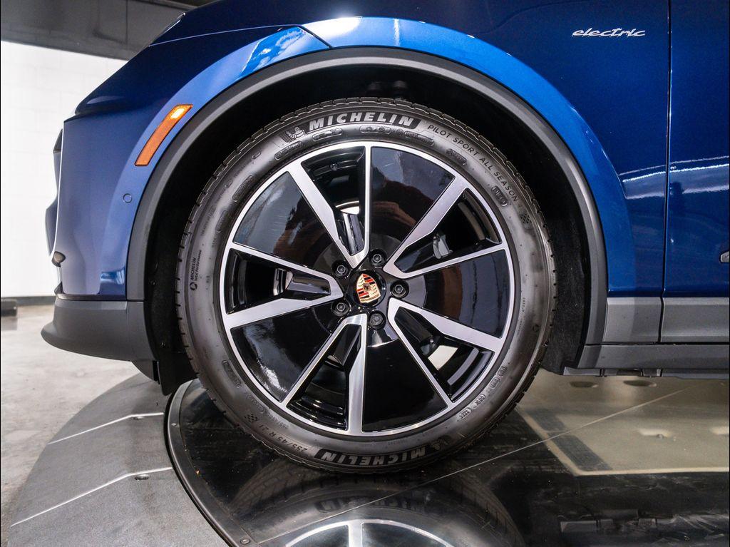 new 2025 Porsche Macan car, priced at $106,125