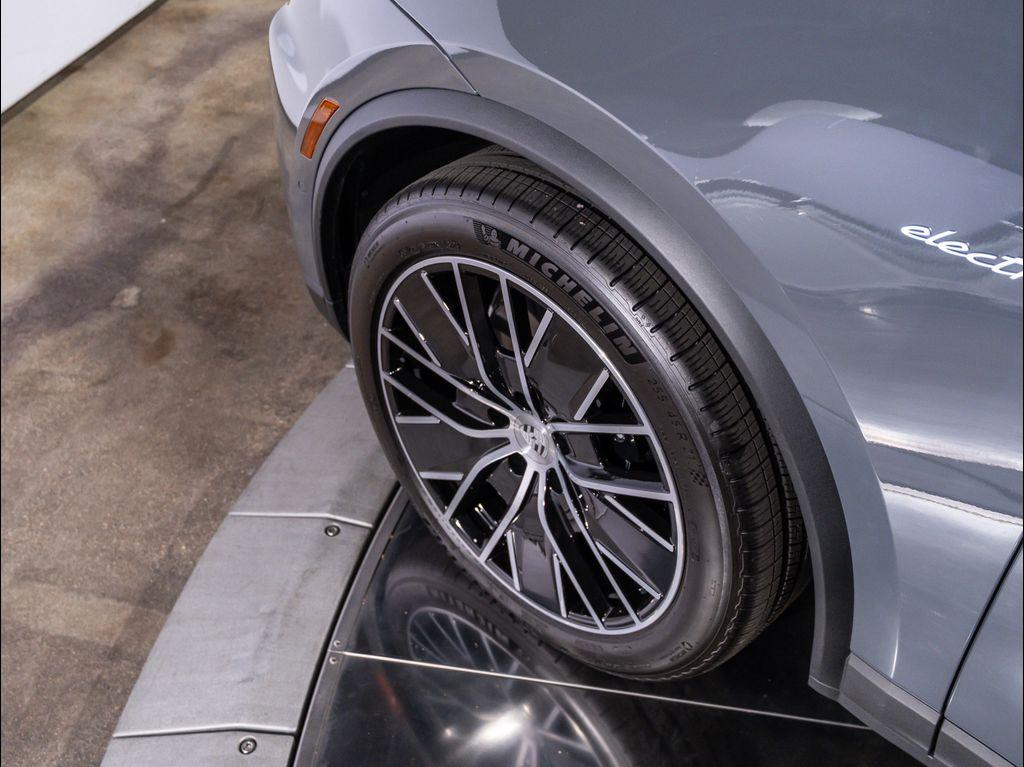 used 2025 Porsche Macan car, priced at $95,995