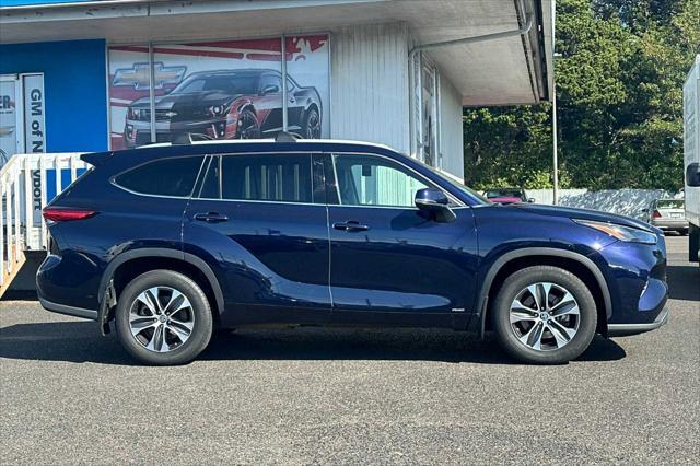 used 2022 Toyota Highlander Hybrid car, priced at $39,995