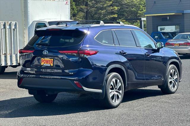 used 2022 Toyota Highlander Hybrid car, priced at $39,995