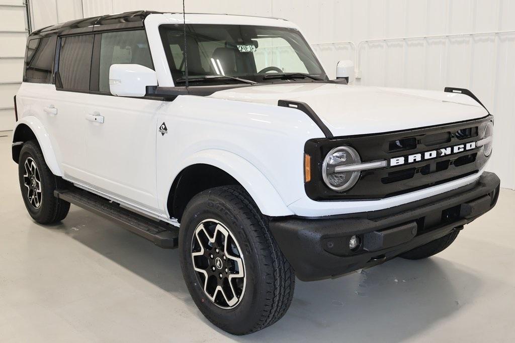 new 2024 Ford Bronco car, priced at $51,955