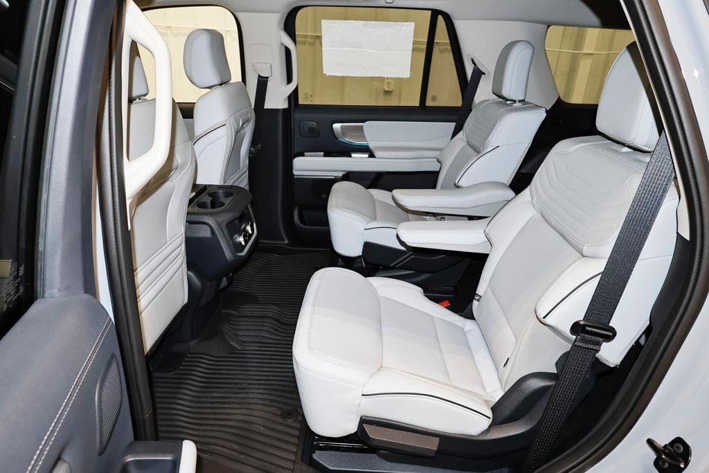 new 2025 Ford Expedition car, priced at $91,960