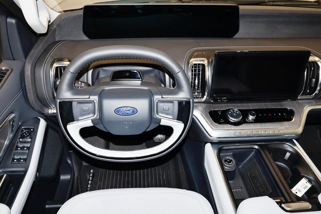 new 2025 Ford Expedition car, priced at $91,960