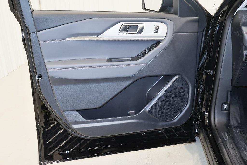 new 2025 Ford Explorer car, priced at $47,152