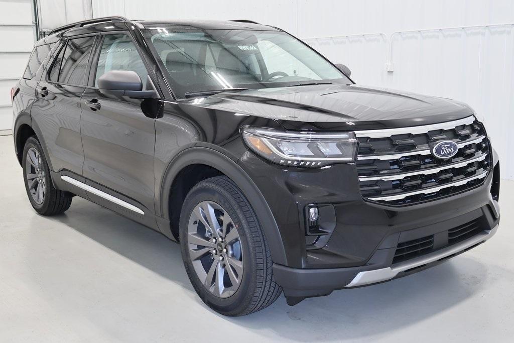 new 2025 Ford Explorer car, priced at $47,152