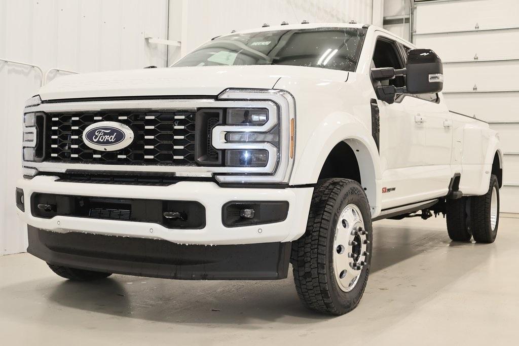 new 2025 Ford F-450 car, priced at $104,180