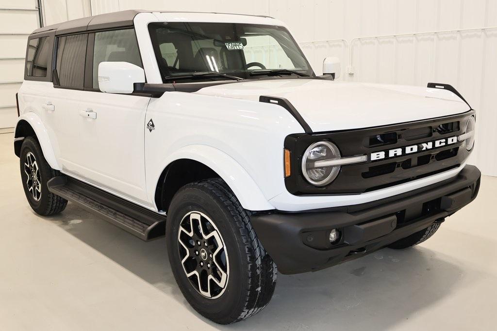 new 2025 Ford Bronco car, priced at $52,695