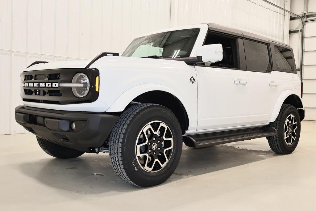 new 2025 Ford Bronco car, priced at $52,695