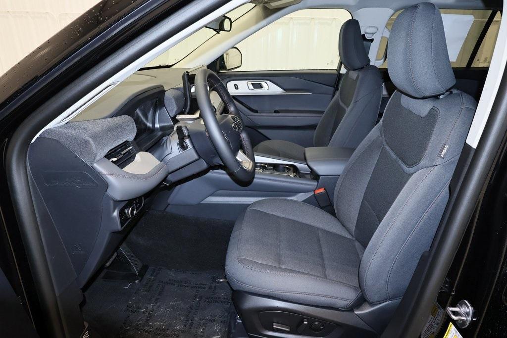 new 2025 Ford Explorer car, priced at $40,551