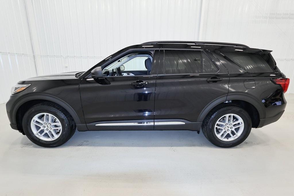 new 2025 Ford Explorer car, priced at $40,551