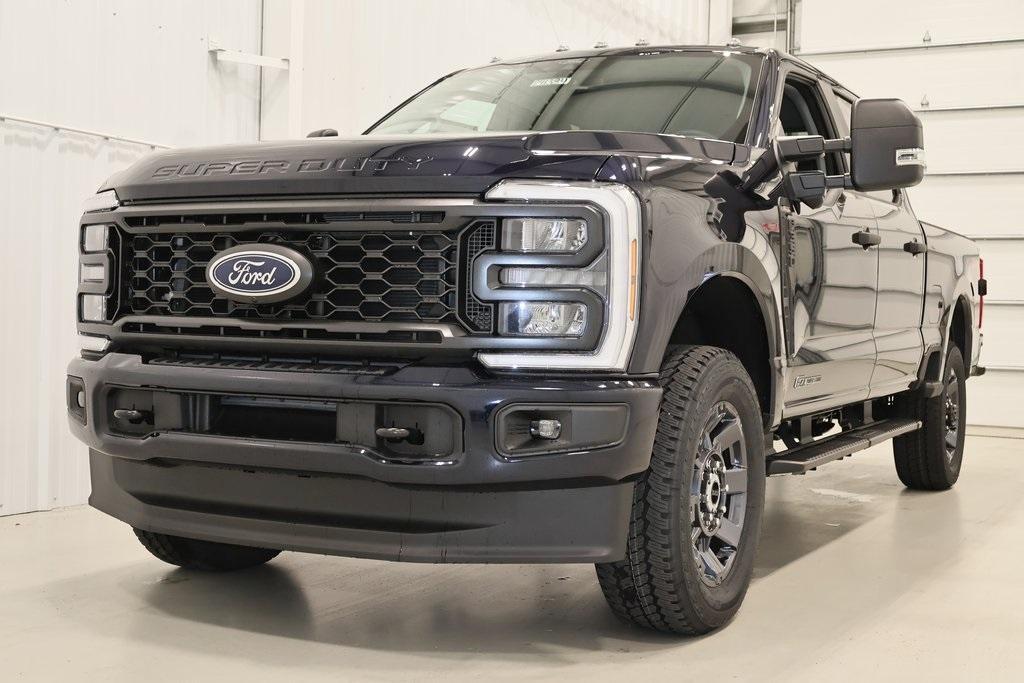 new 2024 Ford F-350 car, priced at $68,590