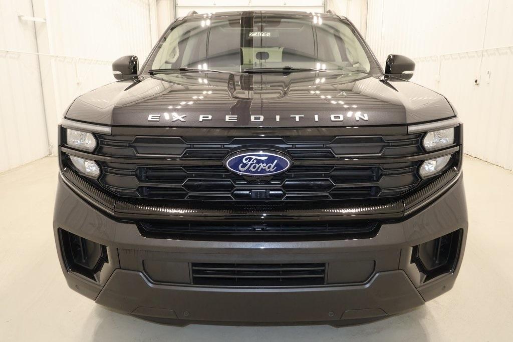 new 2025 Ford Expedition car, priced at $72,100