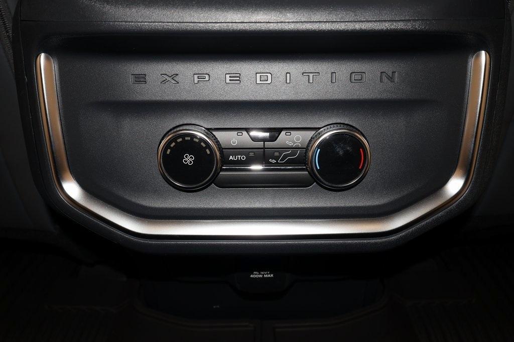 new 2025 Ford Expedition car, priced at $72,100