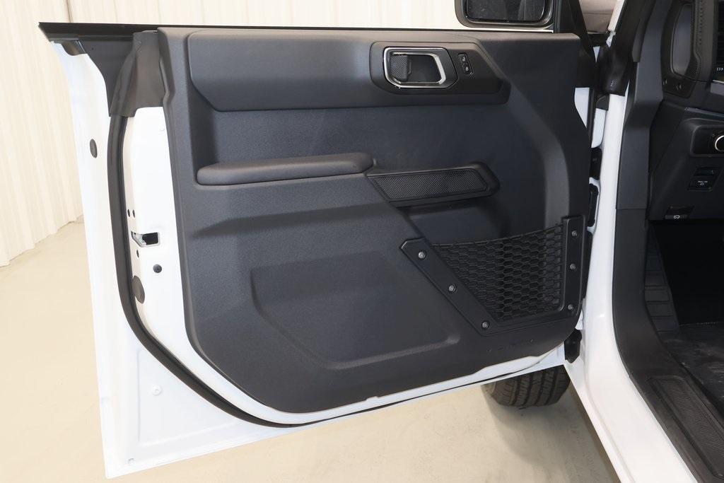 new 2025 Ford Bronco car, priced at $43,075