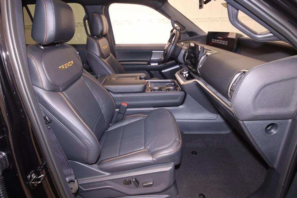 new 2025 Ford Expedition car, priced at $81,040