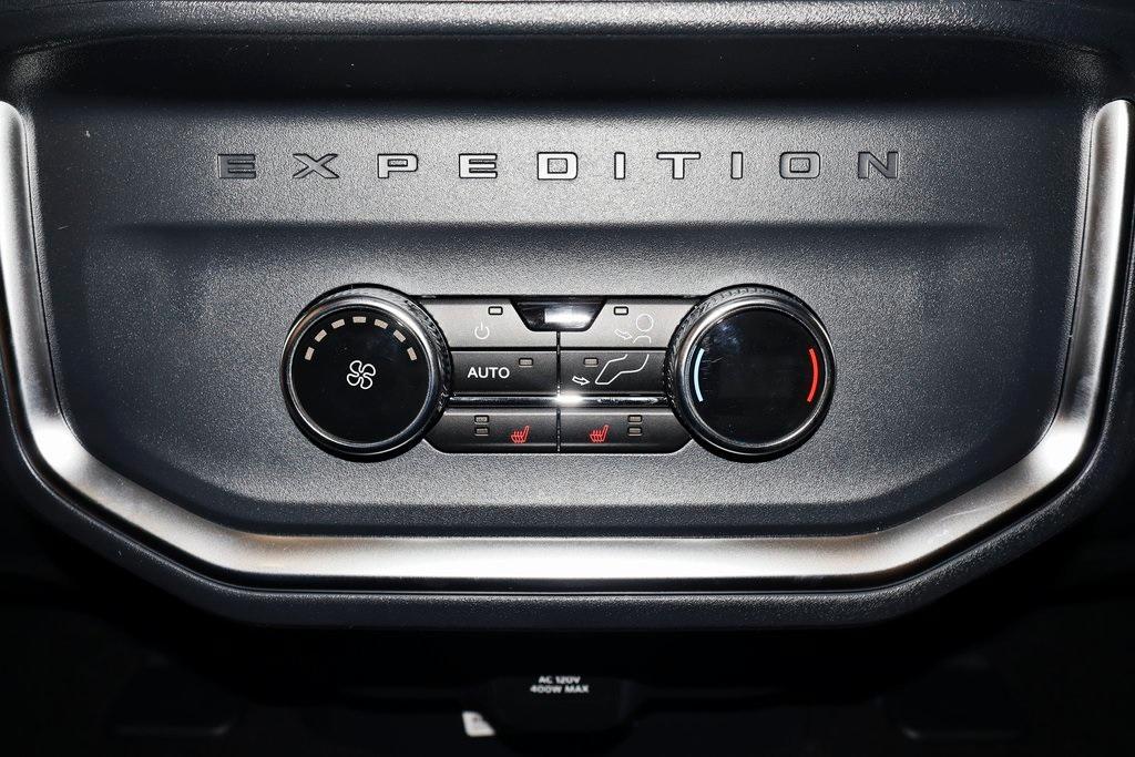 new 2025 Ford Expedition car, priced at $81,040