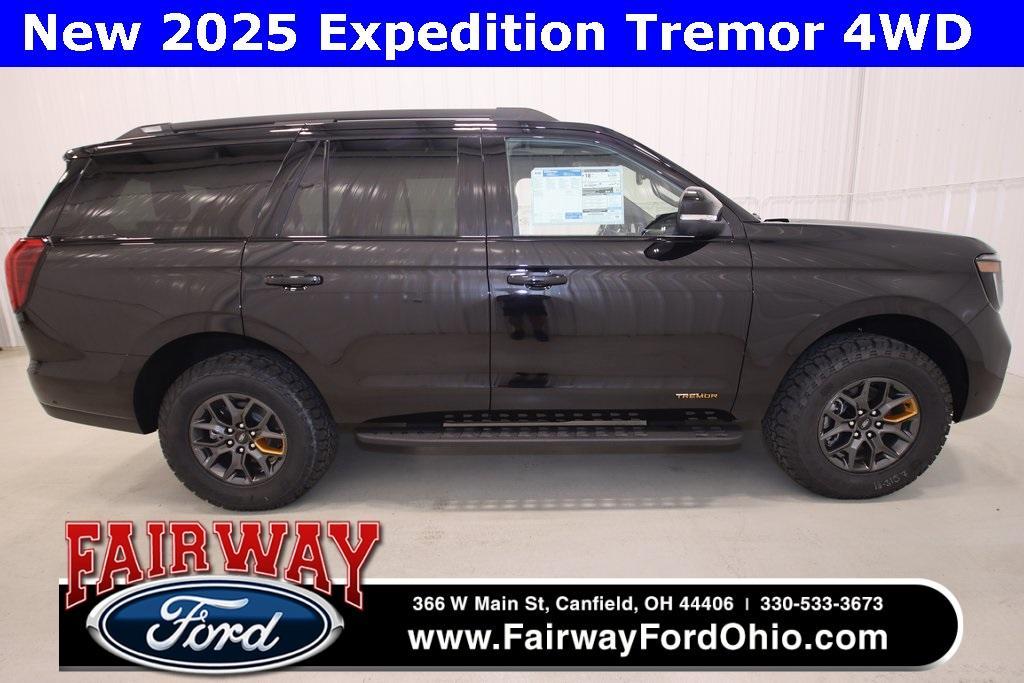 new 2025 Ford Expedition car, priced at $81,040
