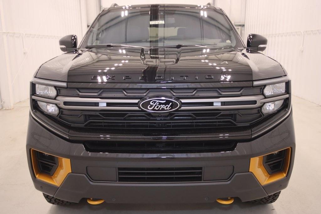 new 2025 Ford Expedition car, priced at $81,040