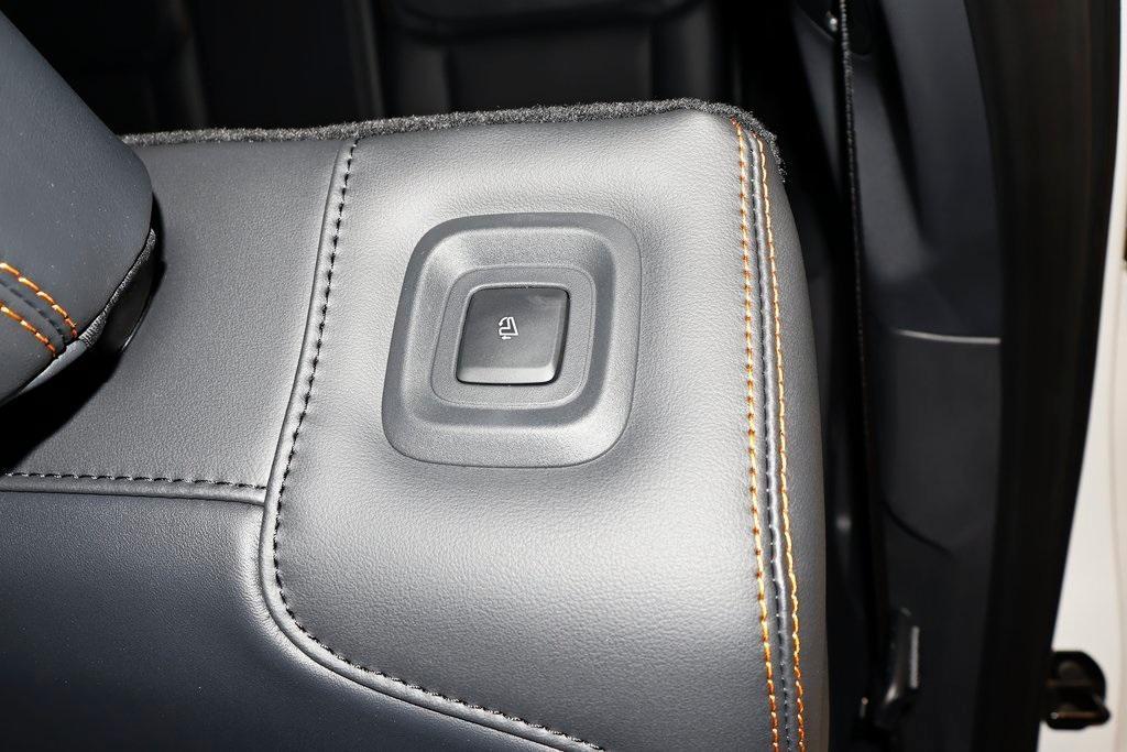 new 2025 Ford Expedition car, priced at $81,040