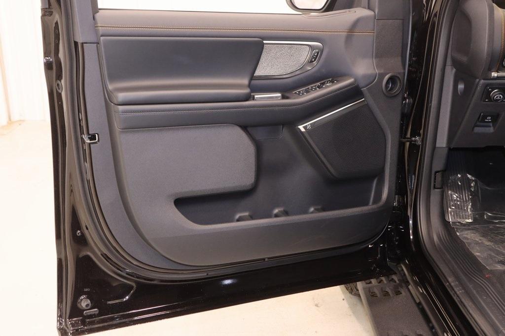 new 2025 Ford Expedition car, priced at $81,040