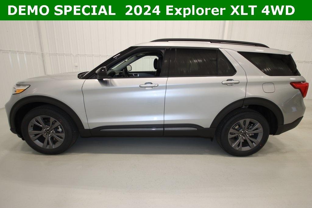 new 2024 Ford Explorer car, priced at $45,653