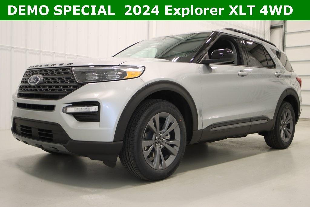 new 2024 Ford Explorer car, priced at $45,653