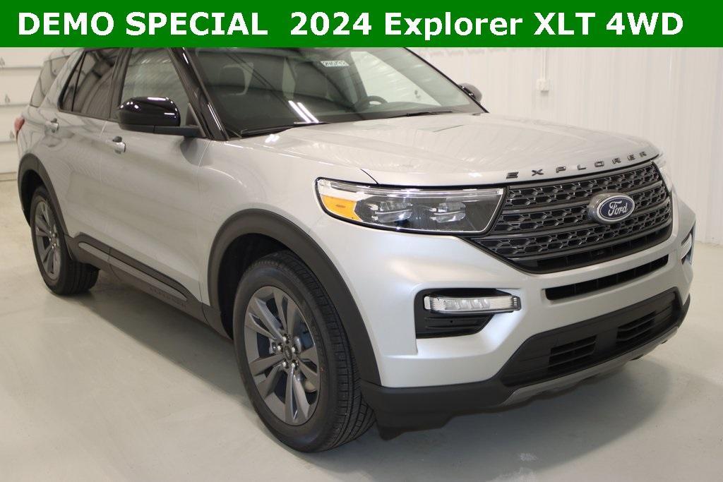 new 2024 Ford Explorer car, priced at $45,653