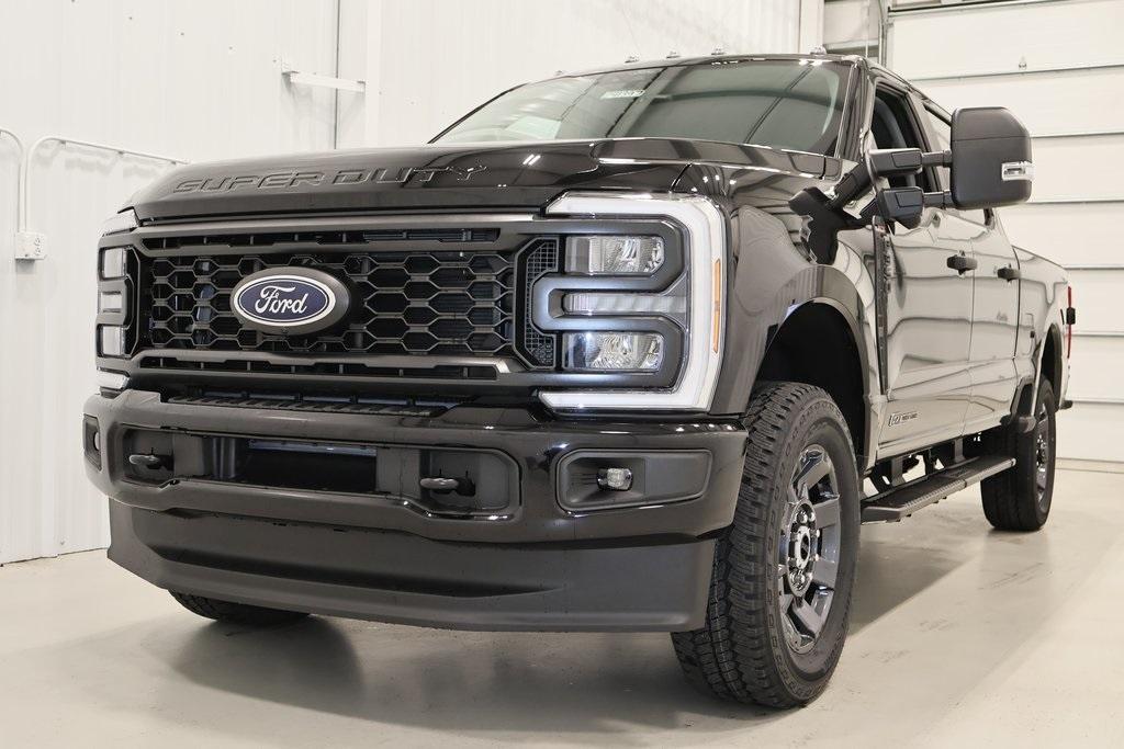 new 2024 Ford F-350 car, priced at $68,590