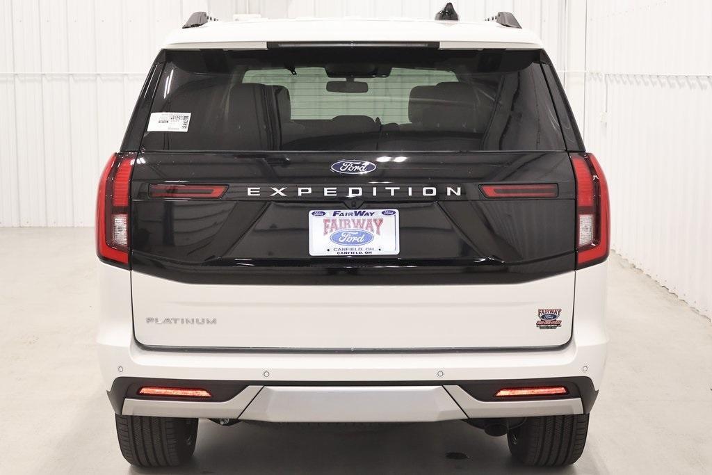 new 2025 Ford Expedition car, priced at $89,010