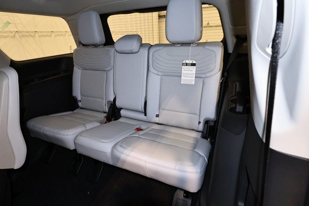 new 2025 Ford Expedition car, priced at $89,010