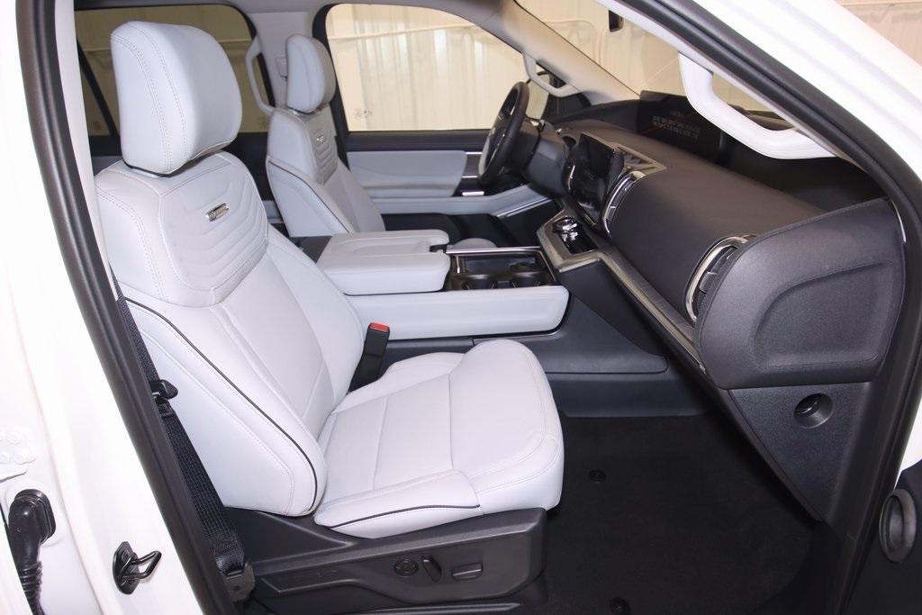 new 2025 Ford Expedition car, priced at $89,010