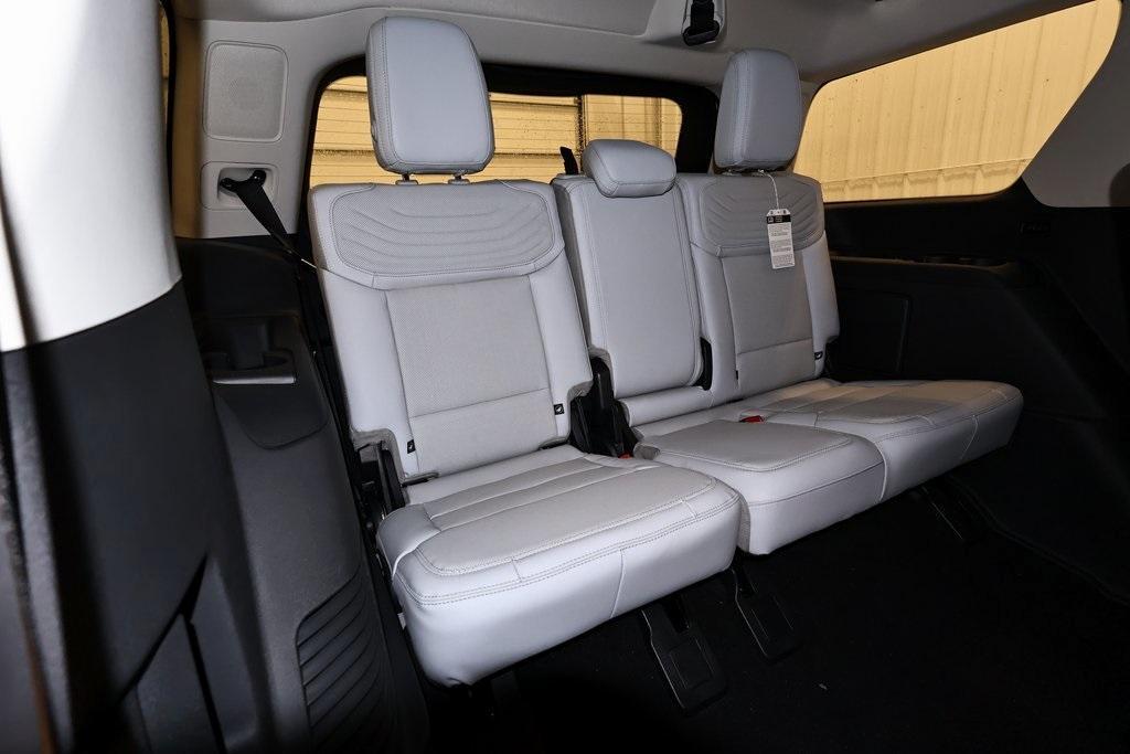 new 2025 Ford Expedition car, priced at $89,010