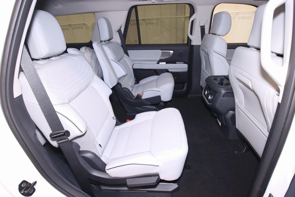 new 2025 Ford Expedition car, priced at $89,010